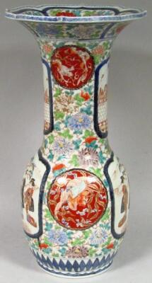 An early 19thC Chinese porcelain vase - 2