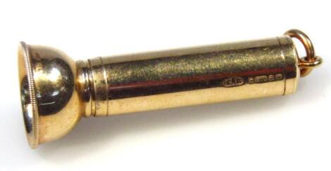 A 9ct gold cigar piercer