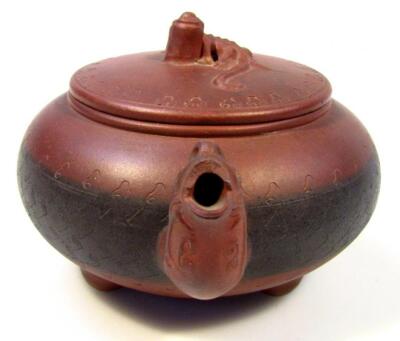 A Chinese red ware pottery teapot - 2