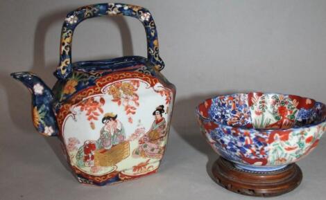 A Japanese late Meiji period Imari bowl