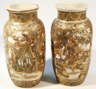 A pair of Japanese Meiji period satsuma pottery vases - 2