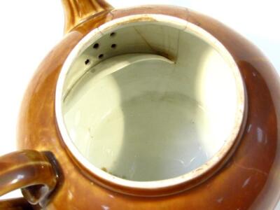 A 20thC Ming style semi porcelain chocolate pot - 3