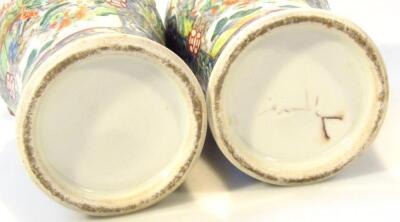 A pair of Cantonese vases - 5