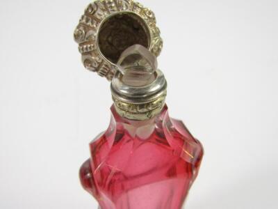 A late 19thC French faceted pink glass scent bottle - 2