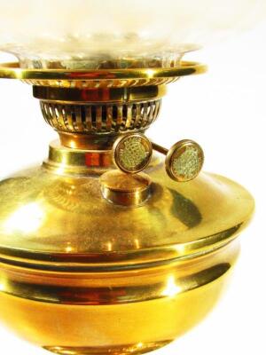 An early 20thC brass oil lamp - 3