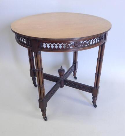 An Edwardian mahogany occasional table