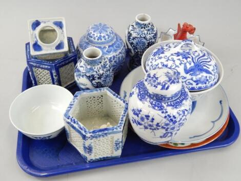 Various items of Chinese porcelain