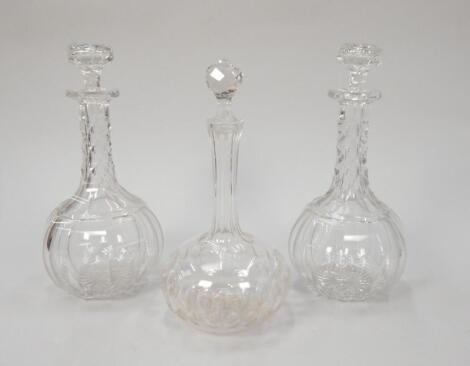 A pair of late 19th/early 20thC cut glass decanters and stoppers