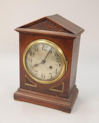 An early 20thC oak cased mantle clock