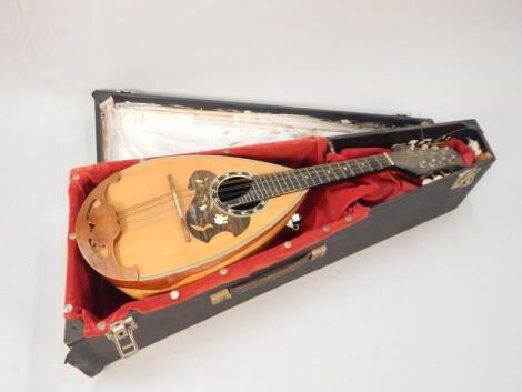 A Neapolitan mandolin