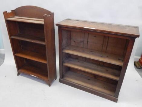 A late Victorian oak open bookcase