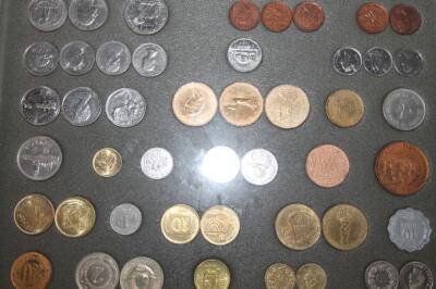 A collection of foreign coinage - 3