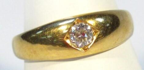 An 18ct gold gentleman's solitaire diamond ring