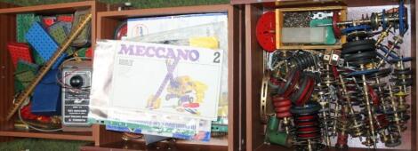 Various early 20thC Meccano pieces