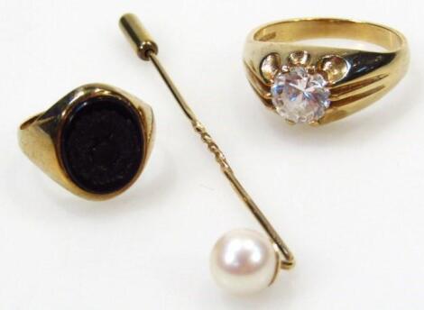 A gentleman's dress ring