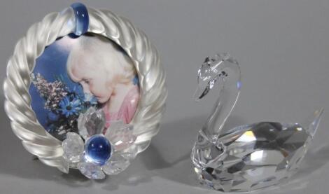 A Swarovski crystal swan figure