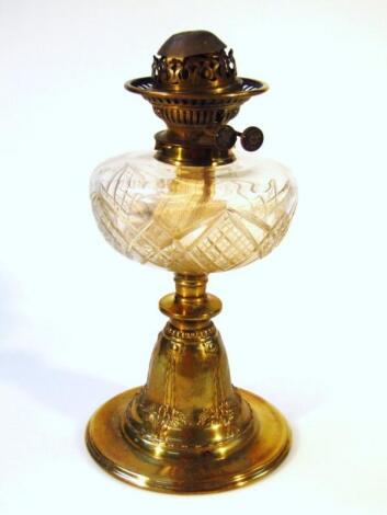 An early 20thC brass oil lamp