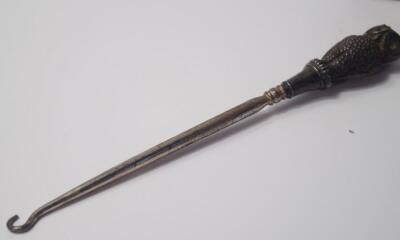 An Edwardian button hook with silver owl handle - 2