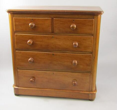 A Victorian mahogany chest of drawers