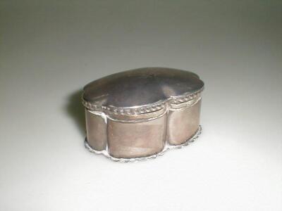 A Victorian silver trinket box