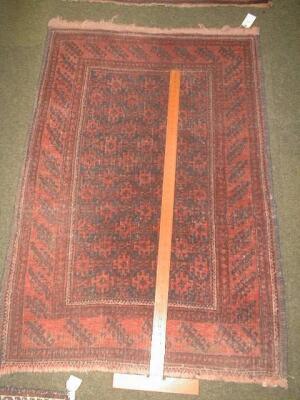 A Shiraz rug 4'8" X 3'2"