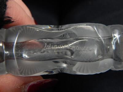 A Lalique frosted glass scent bottle - 2