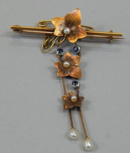 An early 20thC bar brooch