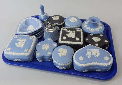 A quantity of Wedgwood blue and black Jasperware