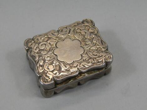 An Edwardian silver rectangular pill box