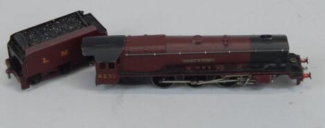 A Hornby 00 gauge locomotive and tender