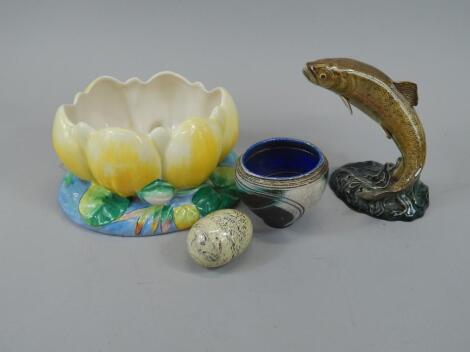 Various items of ceramics