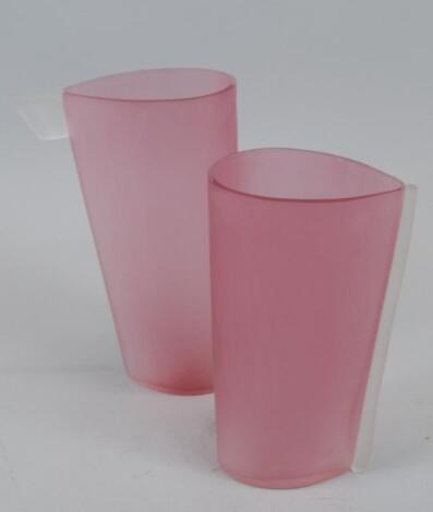 Two similar Bibi Smit art glass vases