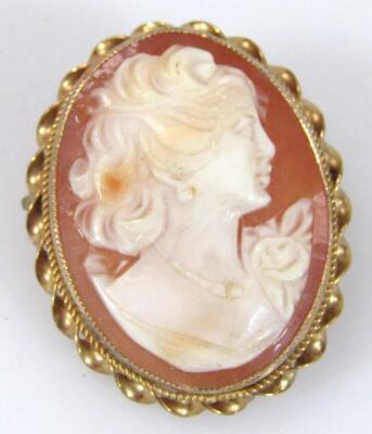 An oval cameo - 3