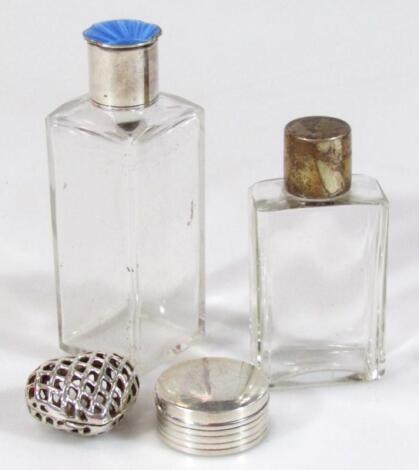 A 20thC cut glass jar