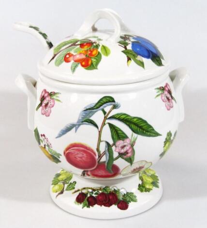 A 20thC Portmeirion Pomona pattern soup tureen