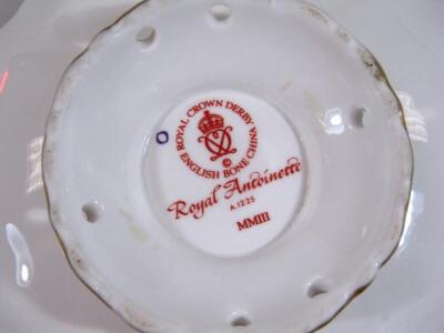 Various Royal Crown Derby Royal Antoinette pattern porcelain - 3