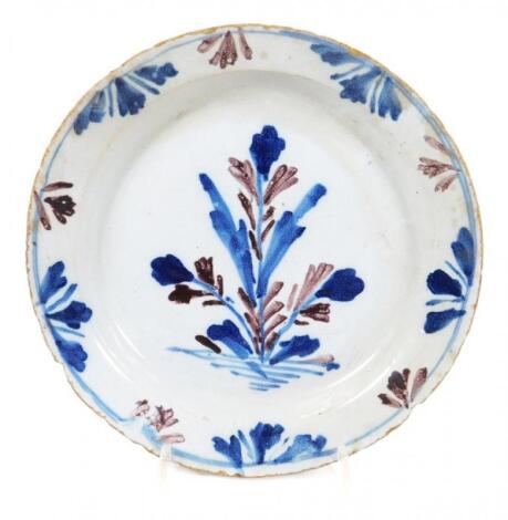 An early 18thC English Delft side plate
