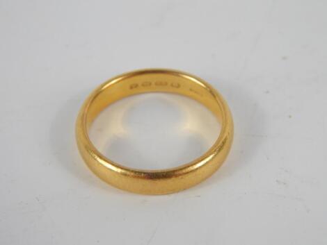 A 22ct gold wedding band