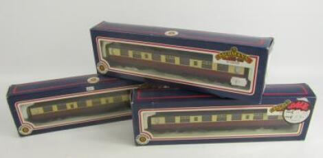 Various Bachmann Branch Line OO gauge carriages