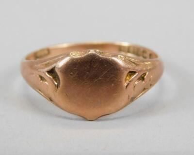 A 9ct gold signet ring