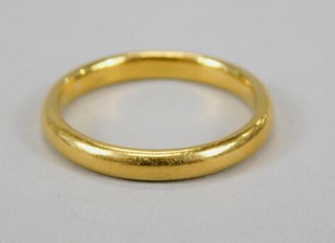 A 22ct gold wedding band