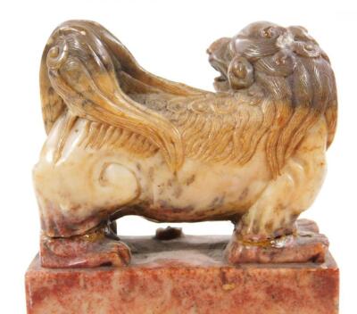 A 19thC Chinese soapstone desk ornament - 4