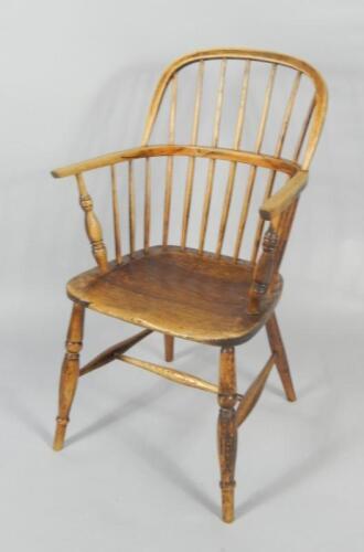 A 19thC oak and elm Windsor chair