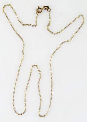 A 9ct gold slender link necklace