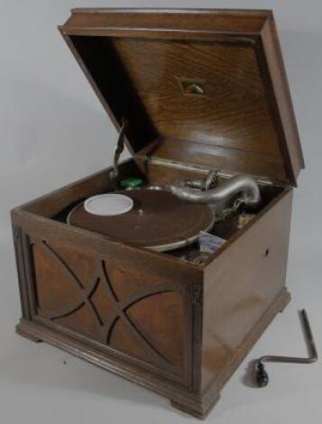 A mid 20thC oak cased gramophone