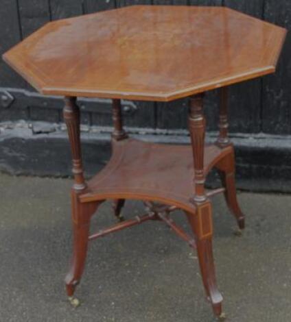 An early 20thC occasional table