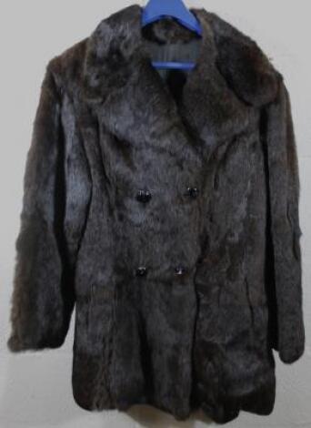 An early 20thC ladies fur coat