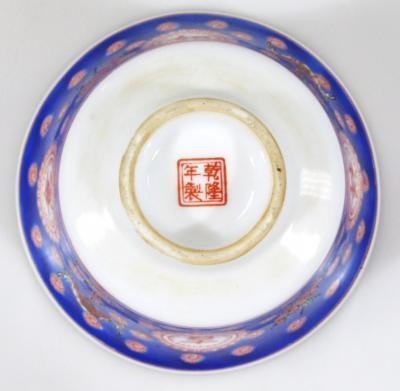 A Chinese porcelain tea bowl - 7