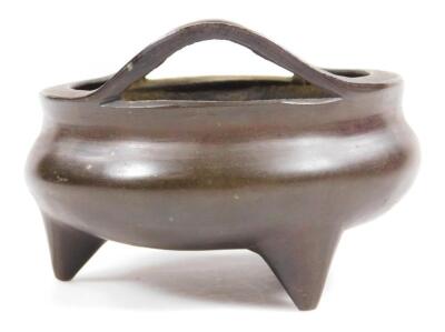 A Chinese cast bronze censer - 2