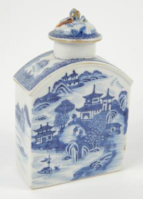 A 19thC Chinese porcelain tea caddy